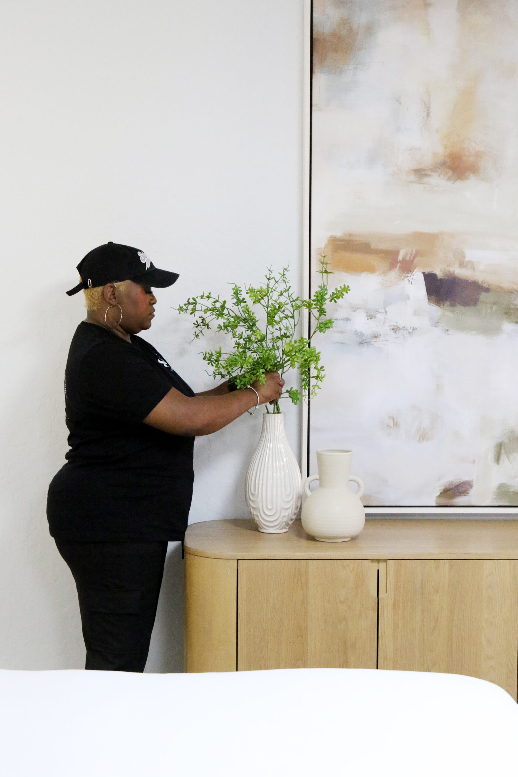 November is a prime month to list in Little Rock. Learn how pro staging, pricing psychology, and media-first marketing shorten DOM and protect price.