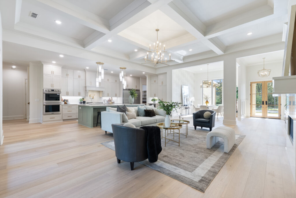 114 Abington Dr, Little Rock, AR 72223 Listed by: Rebekah Voth Staged by: Show and Sell Home Staging Under Contract: 22 Days 